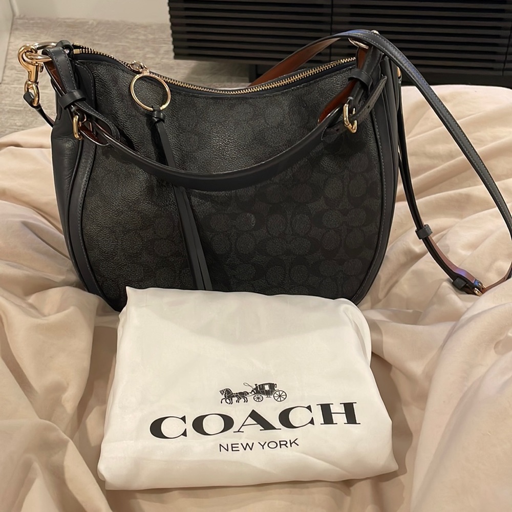 Coach Sutton Hobo in Signature Canvas